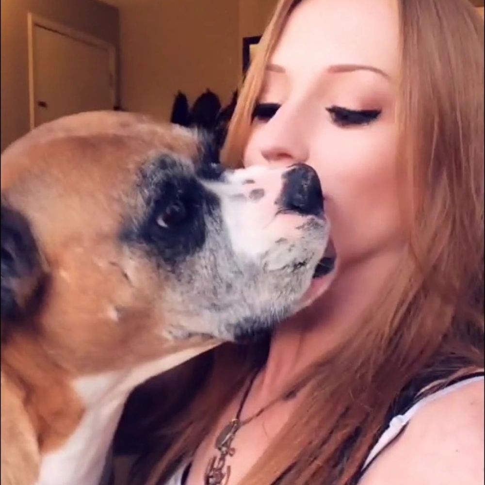 Meet your Posher, Kayla